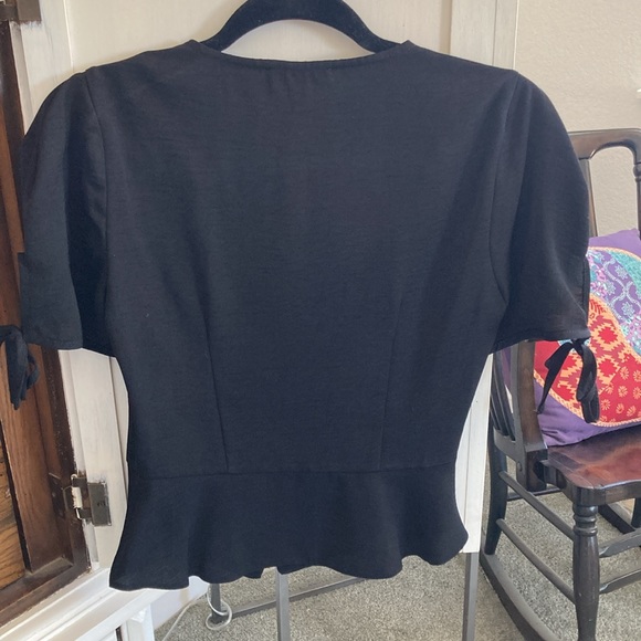Topshop short sleeve top with buttons and peplum cut - Picture 5 of 7